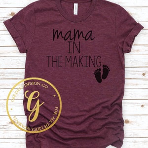 Mama in der Herstellung Shirt, Schwangerschaft Reveal Shirt, Schwangerschaft Ankündigung Tee, Custom Umstandsshirt, Schwangere Shirts, GinaBeana