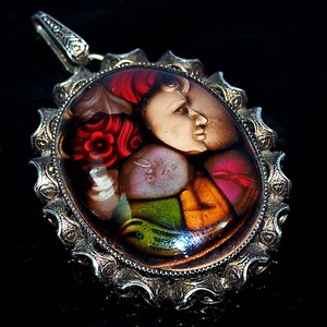 Pendentif Ancien En Plaqué Or Avec Cabochon Et émail De Limoges à Motifs Fleuris - Bijou Vintage