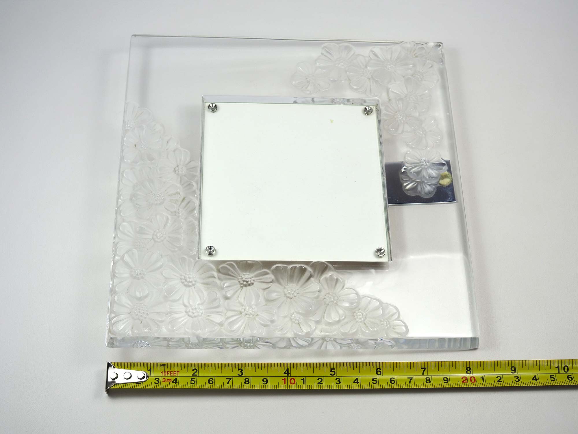 ラリック フォトフレーム Lalique Crystal Frame With Relief Frosted Flowers-circa