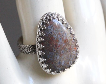 Anello in argento sterling con osso di dinosauro – Anello fatto a mano con fossile – Gioiello artigianale unico nel suo genere, misura 10,5