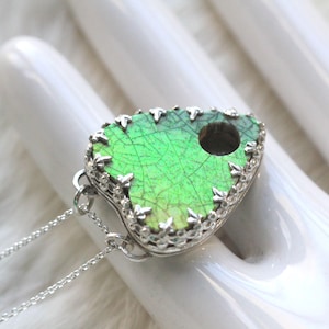 Collana Ouija Planchette in argento sterling: ciondolo stregonesco in opale coltivato