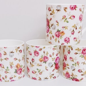 Garden Roses Tassen Set 4 Fine Bone China 14 fl oz 400 ml Große Balmoral Klar Hintergrund Rosen Tassen Hand verziert UK