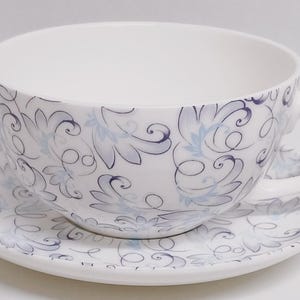 Royale Tasse und Untertasse Bone China Cappuccino 300ml 10,5 fl oz Blue & Grey Swirl Blumenblätter Set Hand dekoriert UK