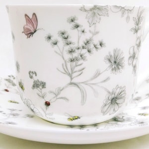 Secret Garden Cup & Saucer Fine Bone China Jumbo 425ml 14.5 oz Flowers Butterflies and Bees Floral Breakfast Set