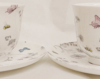Zestaw do herbaty Secret Garden, 2 filiżanki i 2 spodki, porcelana kostna, kwiaty, motyle i pszczoły, ręcznie zdobiony w Wielkiej Brytanii