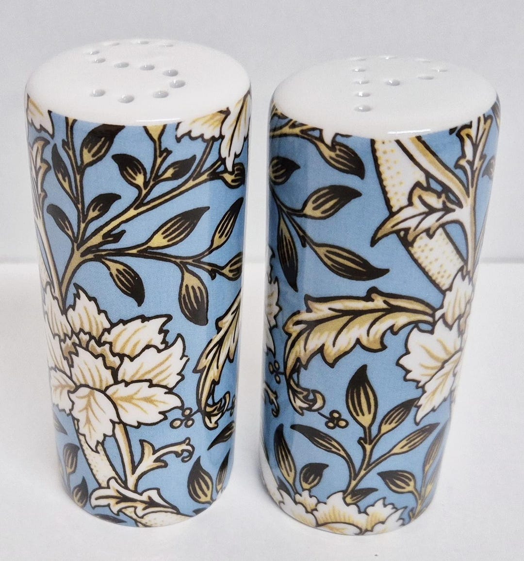 Chrysanthemum Salt & Pepper Set Round Porcelain Oriental Floral