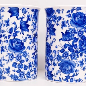 Delft Blue Mugs Set 2 Fine Bone China Blue Floral Flowers 10oz 300ml Windsor Cups Hand Decorated UK