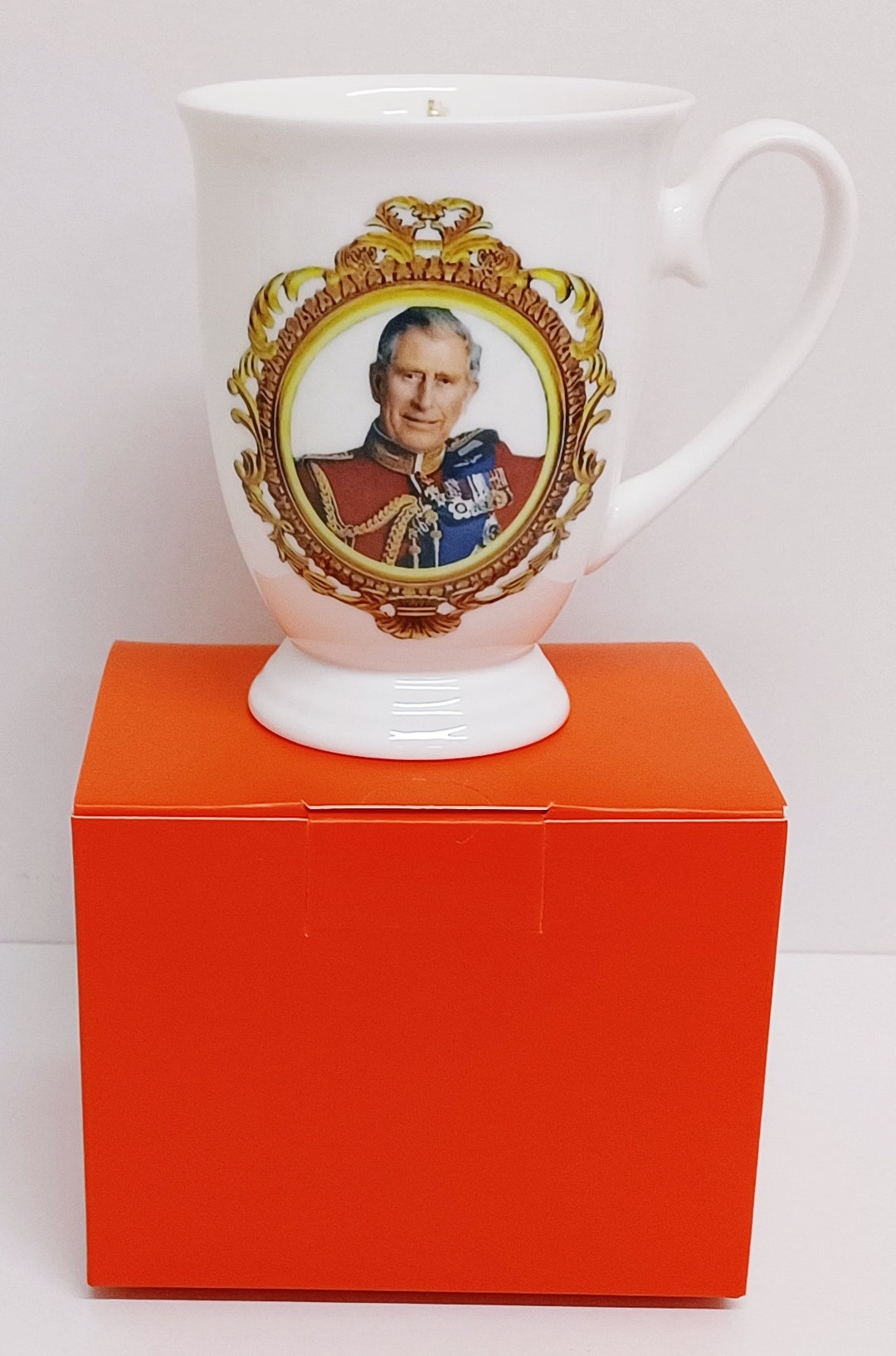 HM King Charles III Mug 300 Ml Fine Bone China Gift Boxed Royal Footed