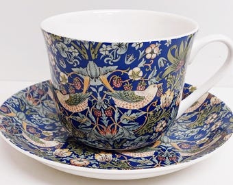 William Morris Strawberry Thief Blue kop en schotel Bone China Jumbo 425 ml 15fl oz ontbijtset met de hand gedecoreerd VK