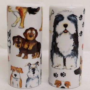 犬柄のソルト＆ペッパー用丸型セット、セラミック製、犬のコラージュ柄ポット、手描き、イギリス製
