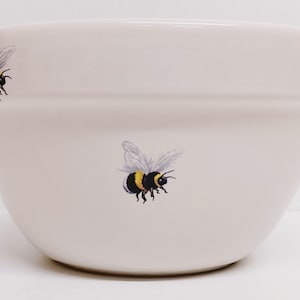 Bees Ceramic Decorated Baking Bowl Basin Bumblebee Pudding 35 oz 990 ml Hand Decorated UK