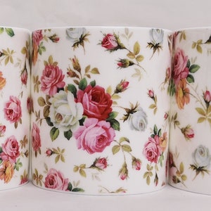 Garten Rosen Tassen Set 4 Fine Bone China 9 Unzen 275 ml Balmoral Klar Hintergrund Rosen Tassen Hand verziert UK