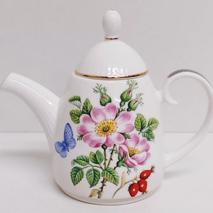 Hudson & Middleton Sweet Briar Rose Small Tea Pot Floral Collectors Fine Bone China 9oz 270 ml with Gold Details Made in England