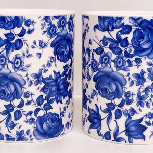 Delft Blue Mugs Set 2 Fine Bone China Balmoral Blue Floral Flowers 9.5 fl oz 275ml Cups Hand Decorated UK