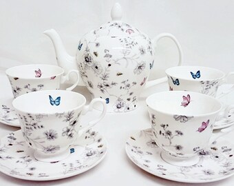 Secret Garden Theeservies Fine Bone China Grote theepot 4 kopjes en 4 schotels Bloemen Vlinders & Bijen Handgedecoreerd UK