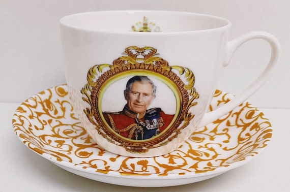 Sua Maestà il Re Carlo III Tazza e Piattino Colazione Grande 450 ml 15oz  Fine Bone China Incoronazione Commemorativa Decorata a Mano Regno Unito -   Italia