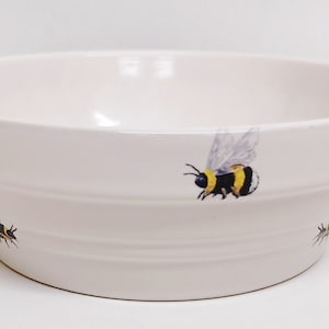 Bees Baking Dish Ceramic Decorated Bumblebee 800 ml 27 fl oz Bowl Hand Decorated UK