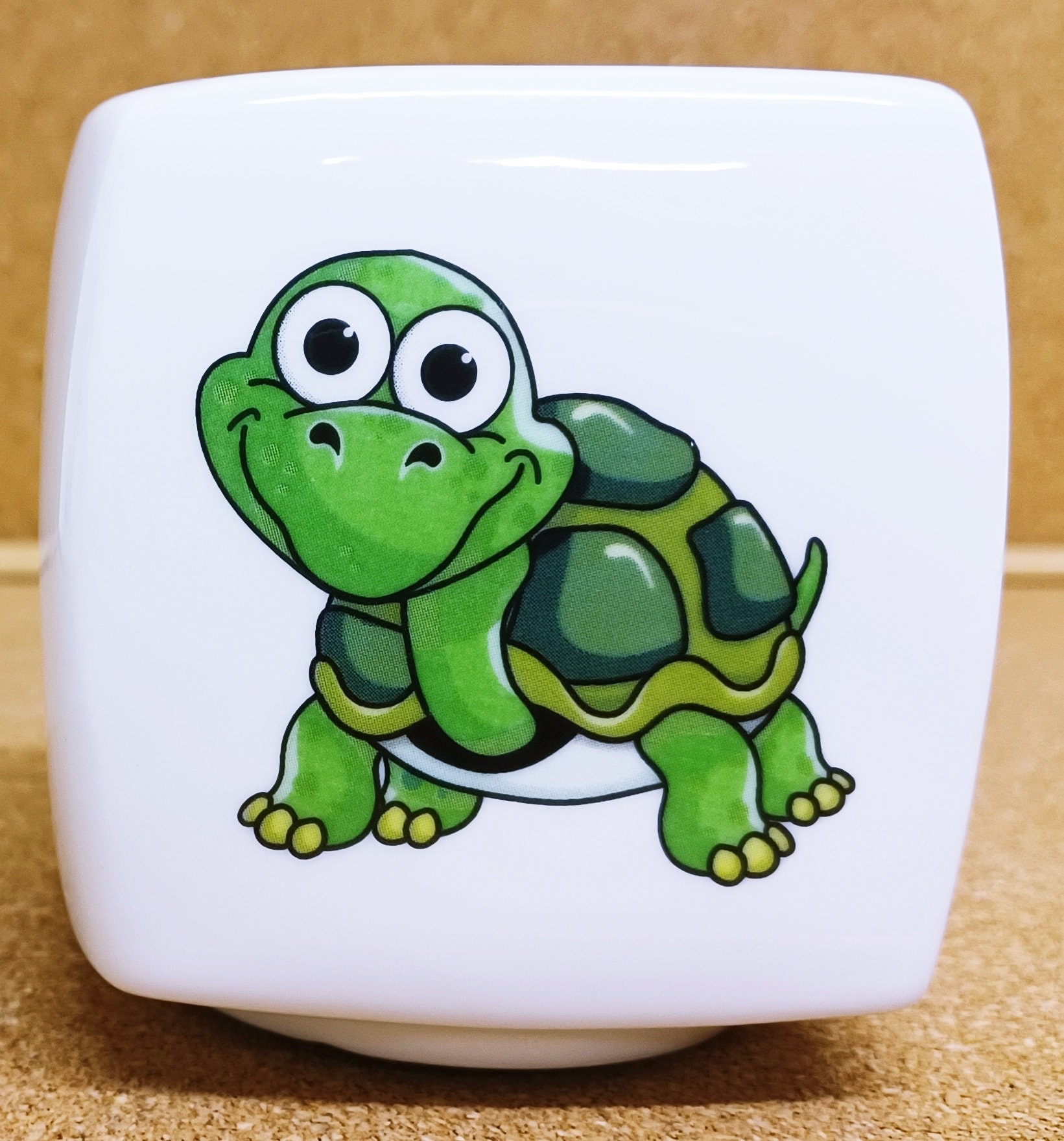 カメの貯金箱 ボーンチャイナ製 緑色のカメ かわいい貯金箱 イギリス製 