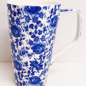 Delft Blue Mug Fine Bone China Large 500 ml 17fl oz Latte Blue Flowers Floral Cup Hand Decorated UK