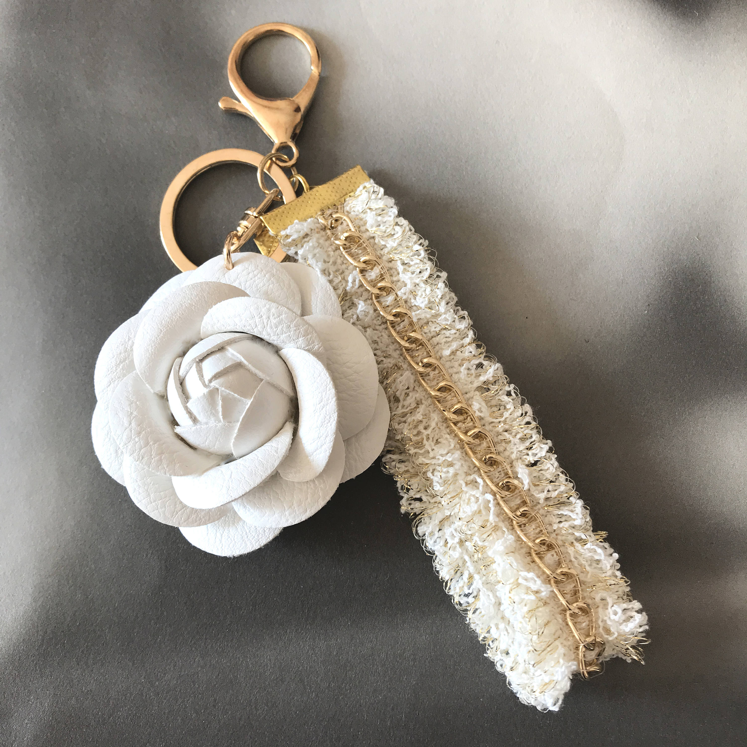 White flower bag charm purse charm gold chained boucle Etsy