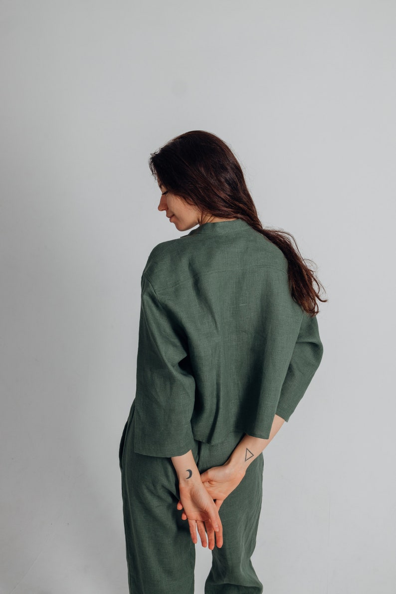 Moss green linen pajama set Relaxed fit cropped shirt and pants Linen crop shirt with oversized trousers Baggy pants homewear outfit zdjęcie 7