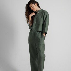 Moss green linen pajama set Relaxed fit cropped shirt and pants Linen crop shirt with oversized trousers Baggy pants homewear outfit zdjęcie 3