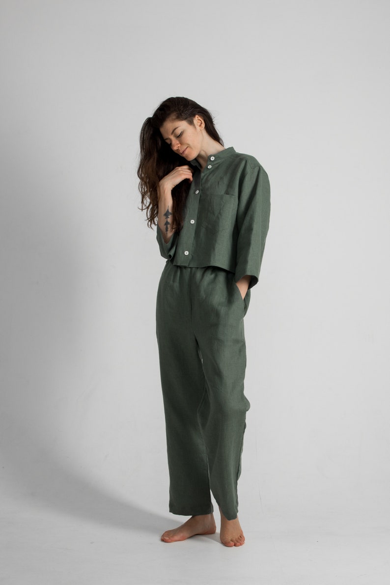 Moss green linen pajama set Relaxed fit cropped shirt and pants Linen crop shirt with oversized trousers Baggy pants homewear outfit zdjęcie 3