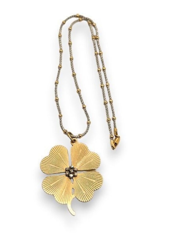 Large Gold 14K flower pendant and chain