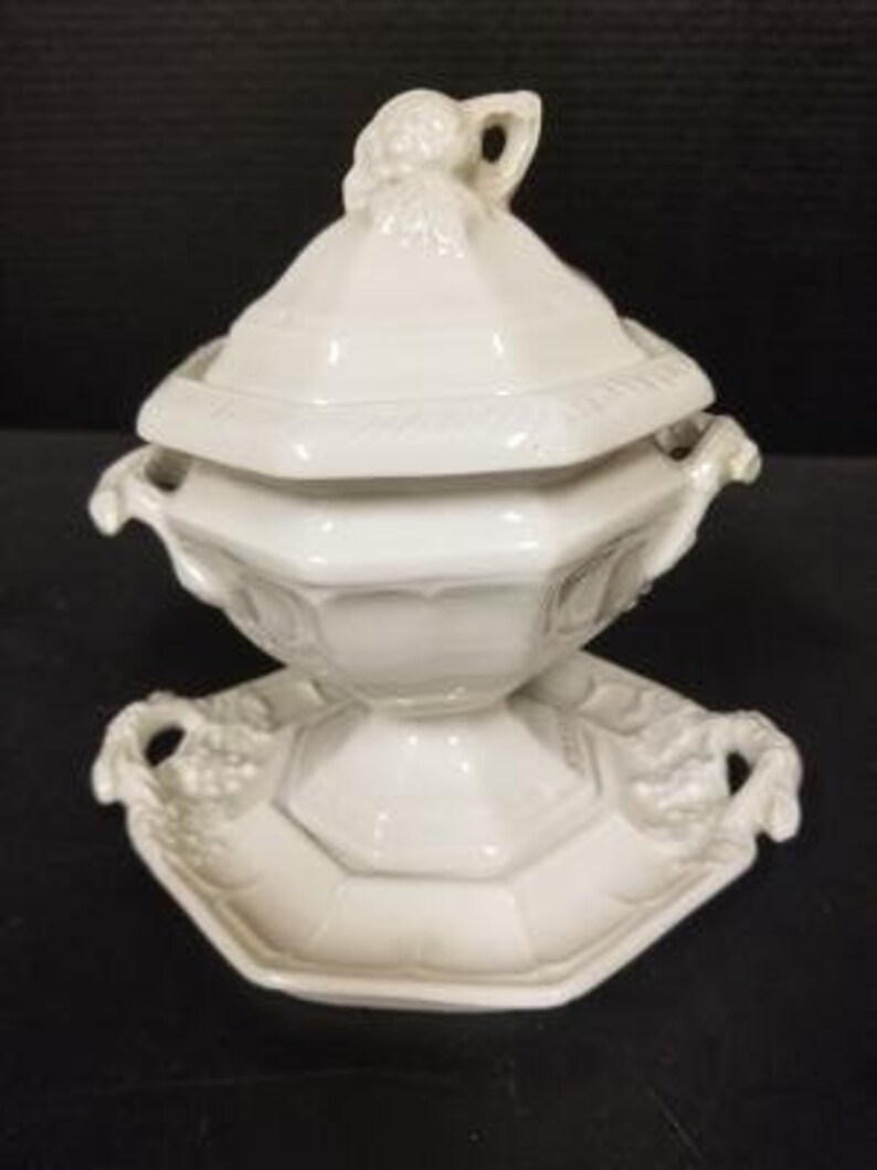 Red Cliff Ironstone Sauce Tureen Grape Motif 1958 1974 Etsy