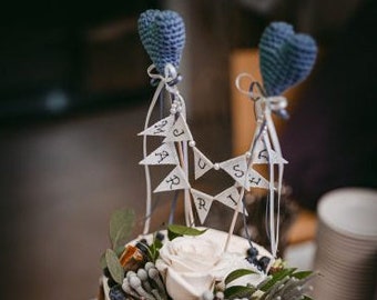 Strand Hochzeitstorte Topper nur verheiratet Kuchen Topper mit Marine blau Herzen weiß Sackleinen Banner rustikale Hochzeit Dekor Girlande Herzstück