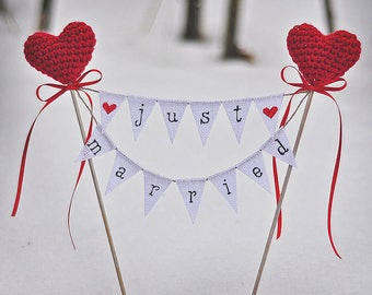Wedding Cake Topper Cake Topper Just Married Rustic Wedding Banner Barn Wedding Cake Decoration Red Crochet Heart Centerpiece Party Bunting