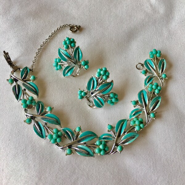 Vtg Coro bracelet and clip earrings/Coro jewelry/vtg jewelry/costume jewelry/mid century jewelry