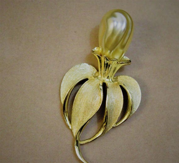 1980's Sarah Coventry Pear Brooch