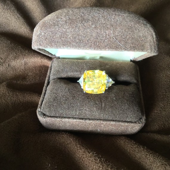 Stunning canary statement ring - image 6