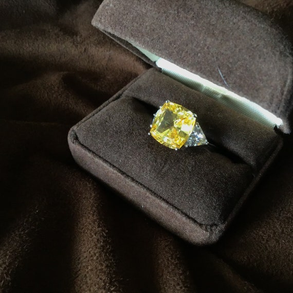 Stunning canary statement ring - image 5