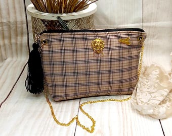 Sicilian bag in pink Prince of Wales fabric with brass lion head