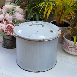 Vintage Enamel Bread Bin | Bread Bin | Enamel Kitchen Storage | Enamel | Kitchenalia | Rustic | Farmhouse | Enamel | Enamel Bin with Lid |
