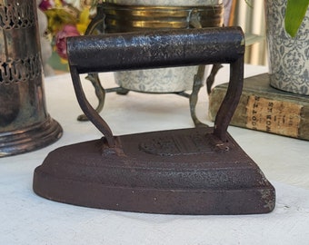 Vintage Cast Iron Iron | Sad Iron | Bookend | Door Stop | Cast Iron | Antique | Flat Iron | Salter No 10 | Fireside | Vintage Iron |