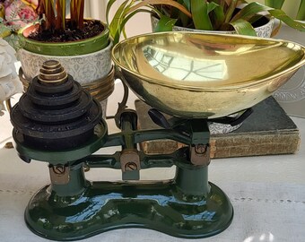 Vintage Victor Kitchen Scales | Cast Iron Scales | Weighing Scales | Victor Scales | Weights | Kitchenalia | Green | Brass | Cooking |