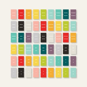 Könnte beinhalten: Eine Sammlung farbenfroher, rechteckiger Planer-Registerkarten mit weißem Text. Die Registerkarten sind in einem Raster angeordnet und mit Wörtern wie "Ideen", "Notizen", "Pläne" und Monaten des Jahres beschriftet. Die Registerkarten sind in verschiedenen Farben, darunter Rosa, Rot, Gelb und Grün.