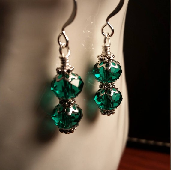 Green Crystal Glass Bead Wire Drop Dangle Earrings
