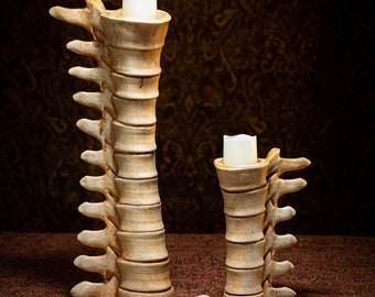 Portacandele gotico a forma di spina dorsale: arredamento gotico ispirato alle ossa scheletriche per candele, altare oscuro e stile casa stregata
