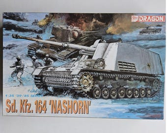 Vintage Dragon Sd.Kfz.164 “Nashorn” 1:35 Scale Model Kit Germany WWII Sealed Bags in Opened Box