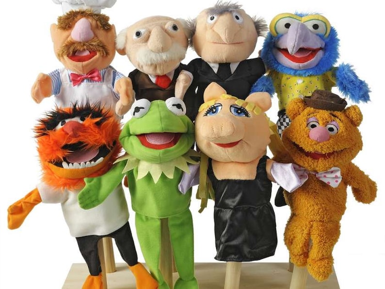 SELTEN Die Muppets Handpuppen Puppen Kermit Miss Piggy Fozzie Schwedischer Koch Gonzo Waldorf Statler Tier Wählen Sie oder komplettes Set Bild 1