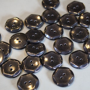 VINTAGE Knöpfe 20 Stück schwarz mit Sechskant Muster 22,5 mm Harz Knöpfe, Kleidung, Mantel Knöpfe, Knöpfe Schöpfung