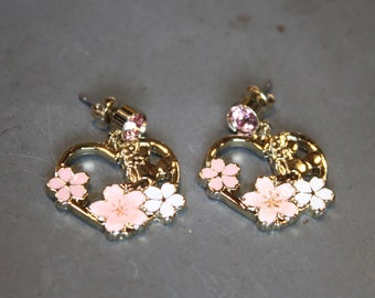 Disney Sakura Minnie Hermoso esmalte Stud Pendientes colgantes, Vintage Love