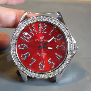 Clearance Sale Large Watch DIY, Vintage and Upcycled DIY Design, Steampunk Jewelry Supply, Vintage Jewelry Design