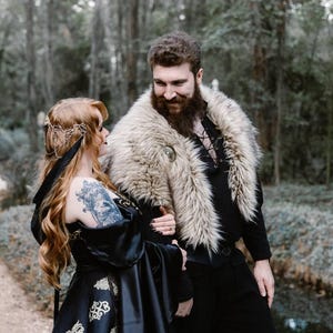 BARBARIAN Fur Deluxe Edition XL Custom Size for Karrigan, Viking Wedding, Viking Shoulder Fur, Norse Shoulder Fur, Viking Shawl