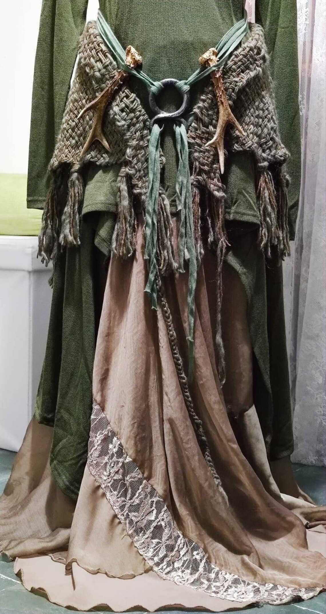 shawl medieval