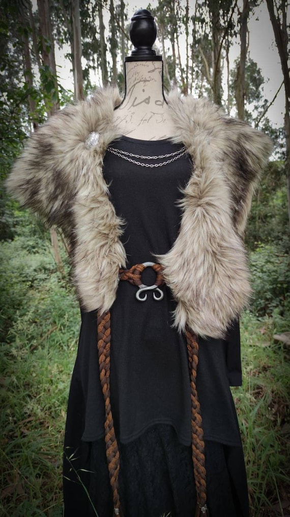 BARBARIAN Fur Deluxe Edition XL, Viking Wedding, Viking Shoulder